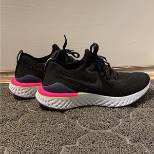 Nike Epic React Flyknit 2 Black Sapphire Hyper Pink